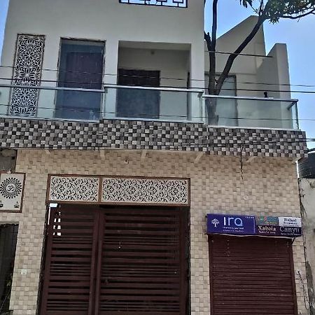 Ira Homestay Mathura - Divine Spiritual Stay Dış mekan fotoğraf