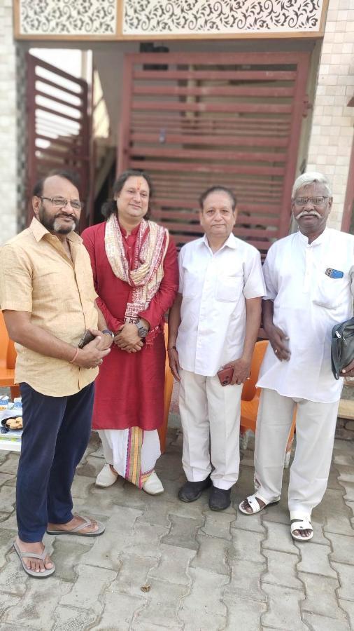 Ira Homestay Mathura - Divine Spiritual Stay Dış mekan fotoğraf