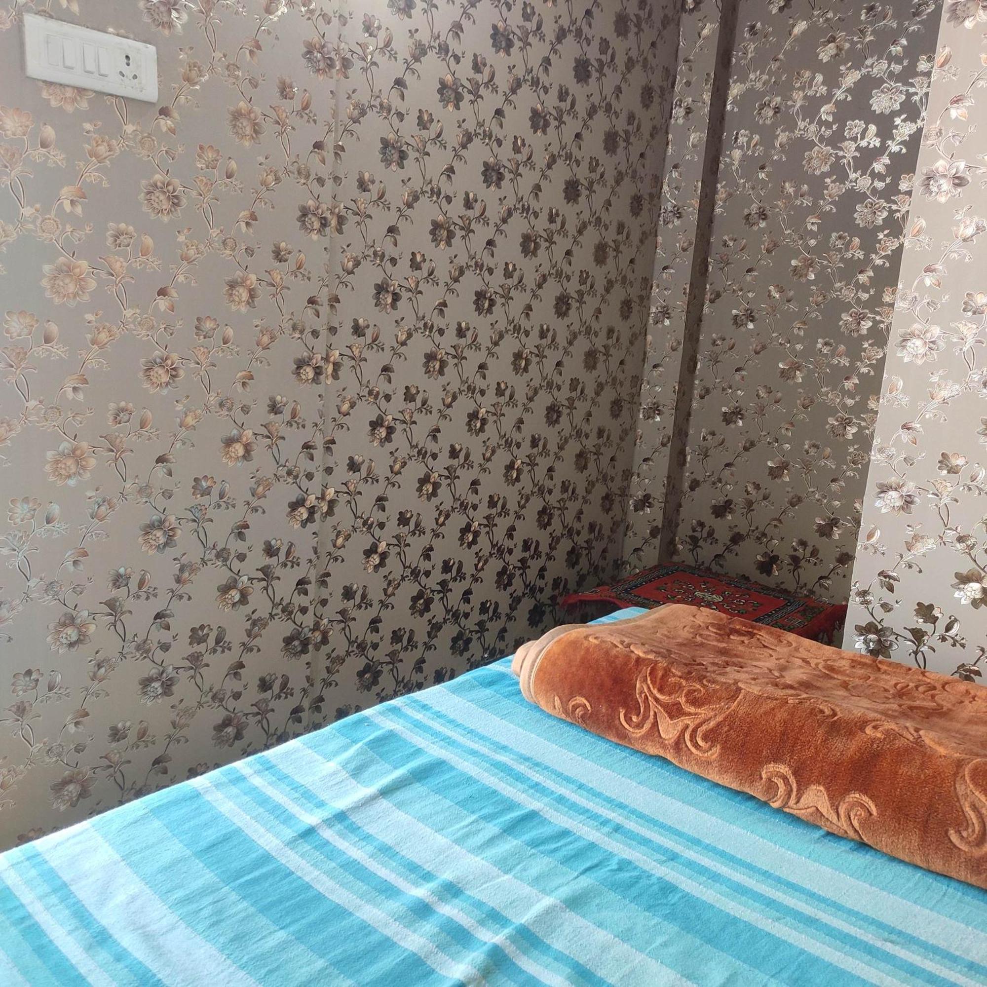 Ira Homestay Mathura - Divine Spiritual Stay Oda fotoğraf